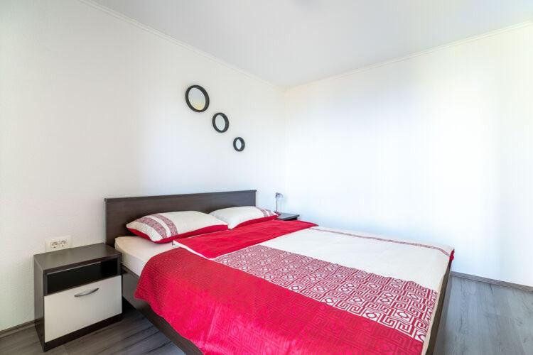 Apartments Nika With Swimming Pool And Beautiful Sea View Dobrec Exterior photo
